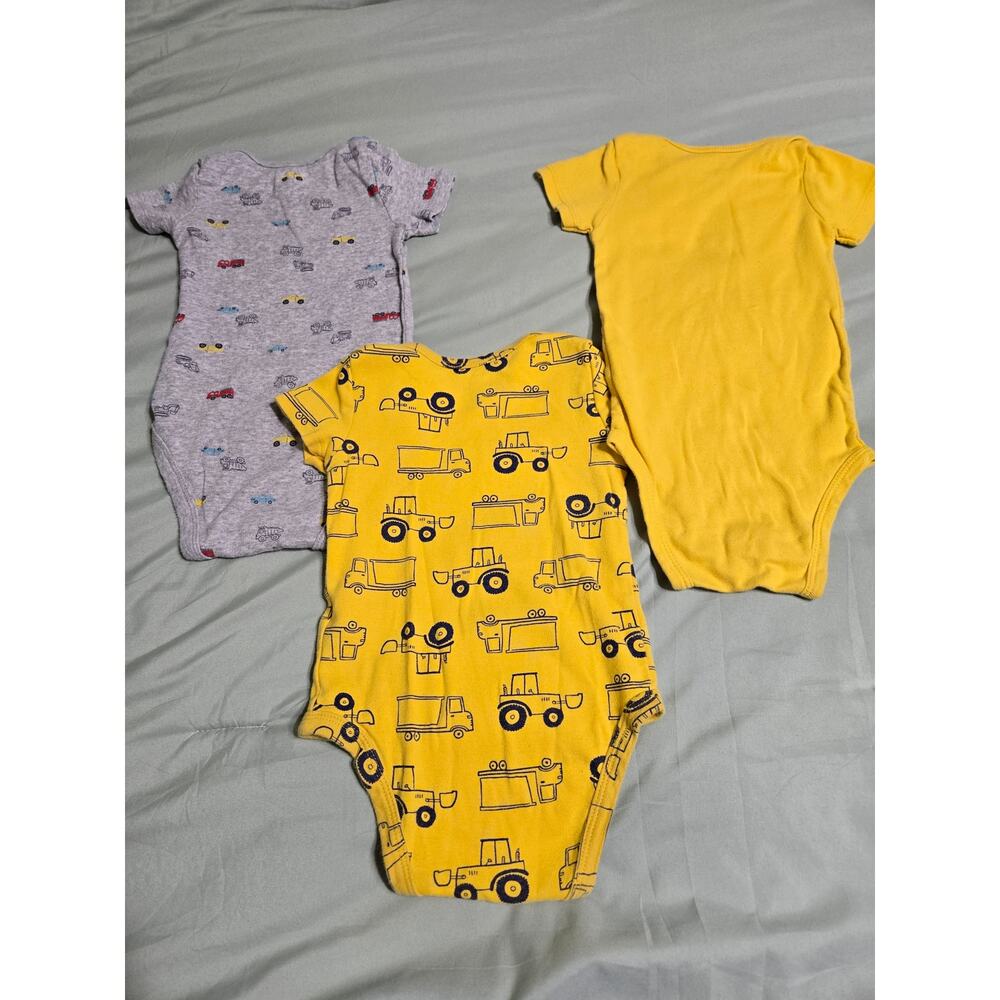 Carter's 12 months boys 7 piece bundle - Picture 3 of 7